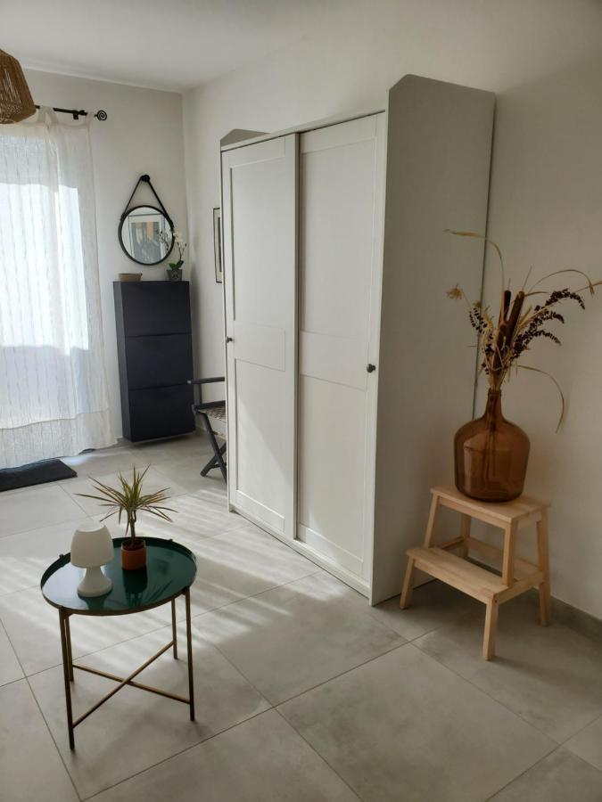 Charmant Studio Moderne Avec Exterieur "Dormir En Provence" Fontvieille Exteriér fotografie