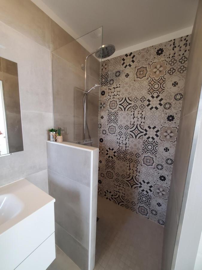 Charmant Studio Moderne Avec Exterieur "Dormir En Provence" Fontvieille Exteriér fotografie