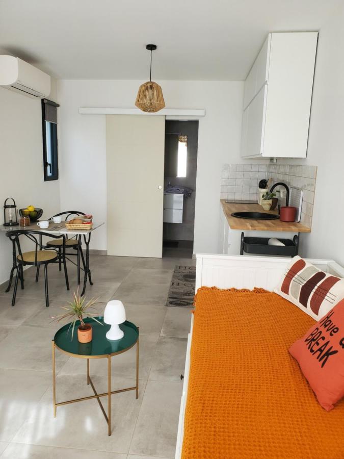 Charmant Studio Moderne Avec Exterieur "Dormir En Provence" Fontvieille Exteriér fotografie